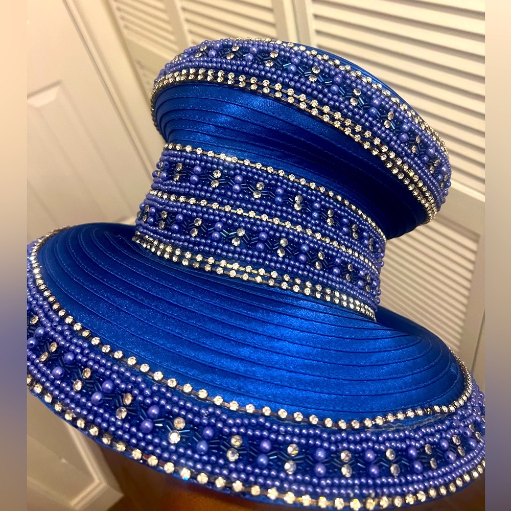 ❤️#2 Donna Vinci Beautiful Royal Blue..Church Lady Hat! Stunning & Elegant